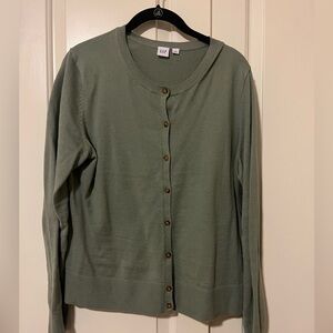 Gap sweater